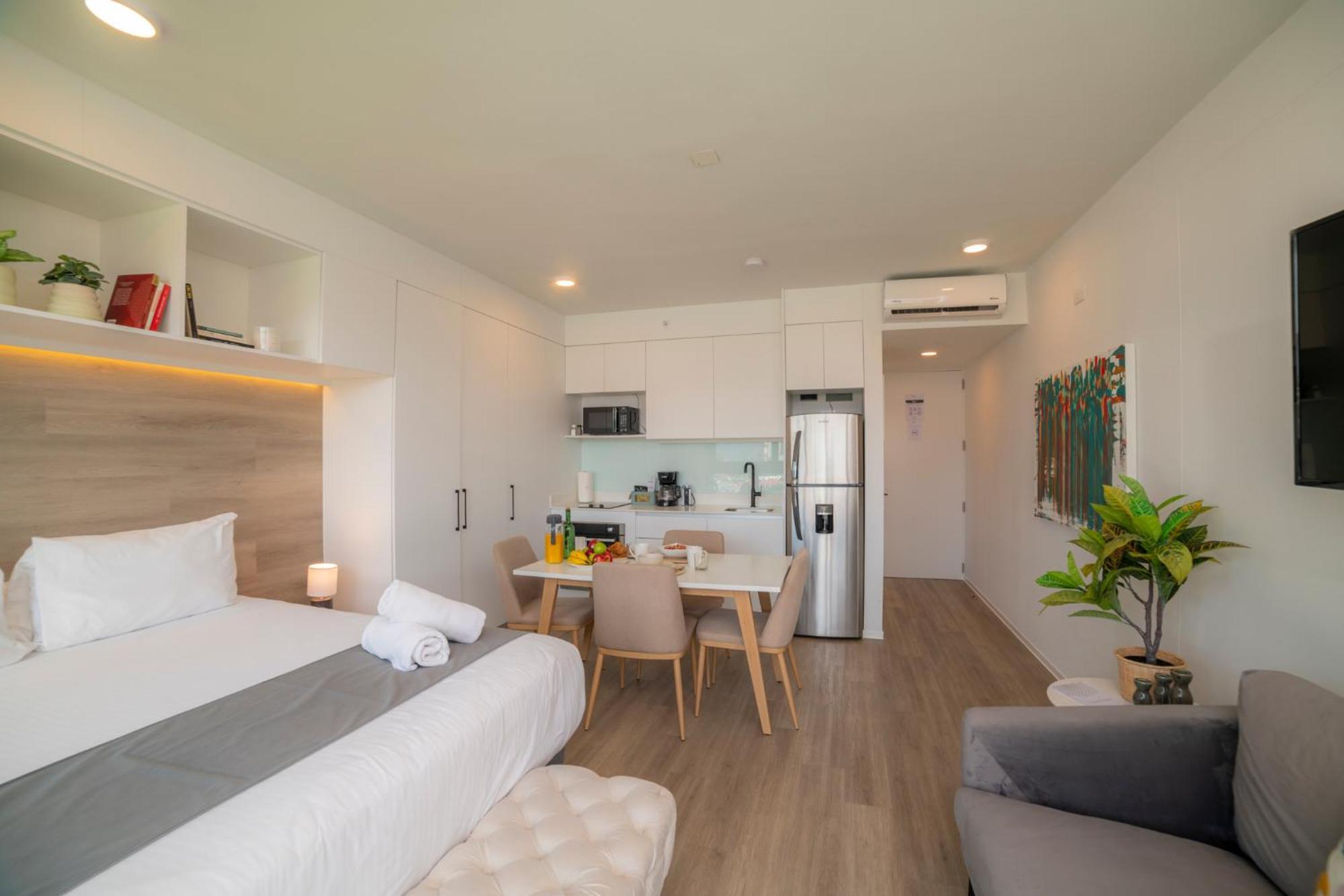 Bee Suites San Jose - Escalante Экстерьер фото