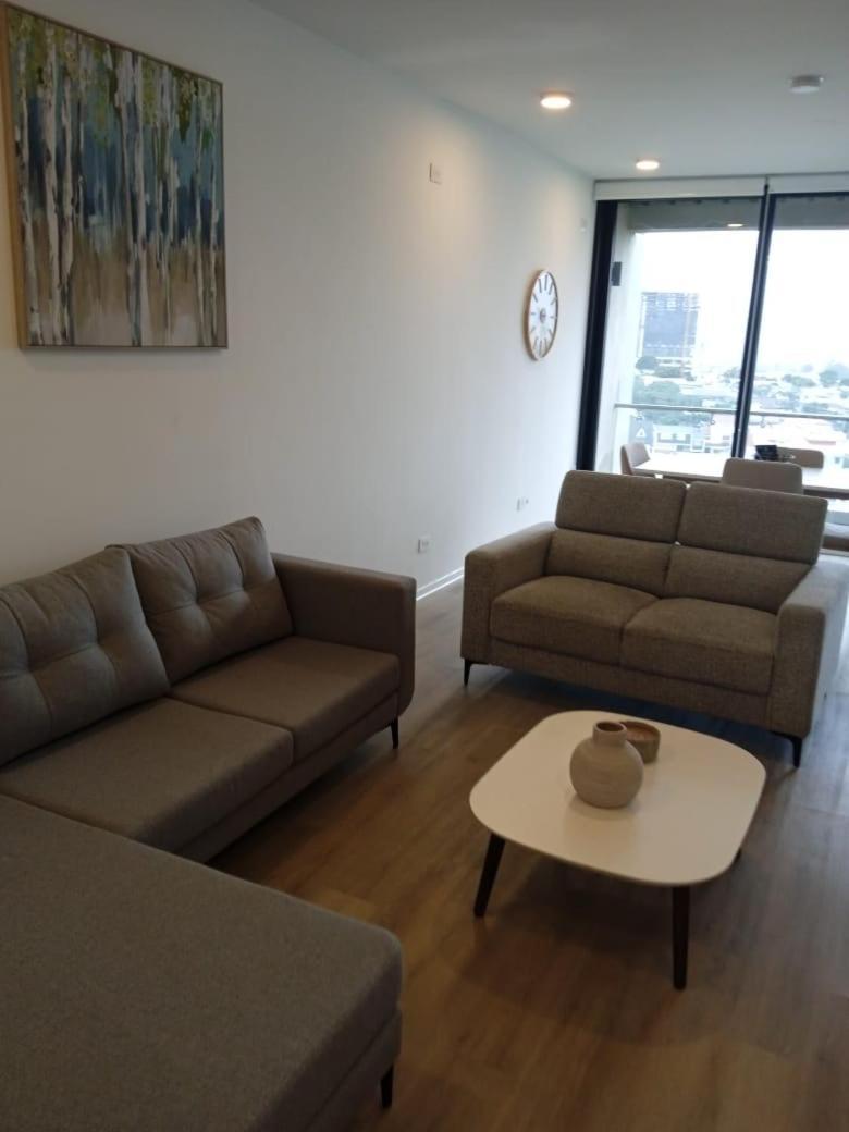 Bee Suites San Jose - Escalante Экстерьер фото